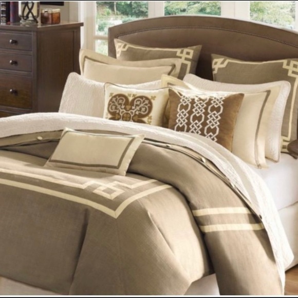 Hampton Hills Highland Park Comforter Set- Queen
